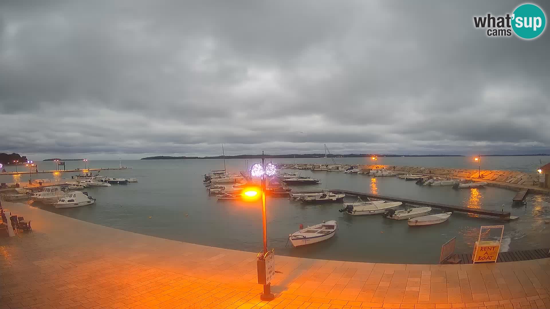 Fažana Camera en vivo riva y marina de la ciudad – Istria