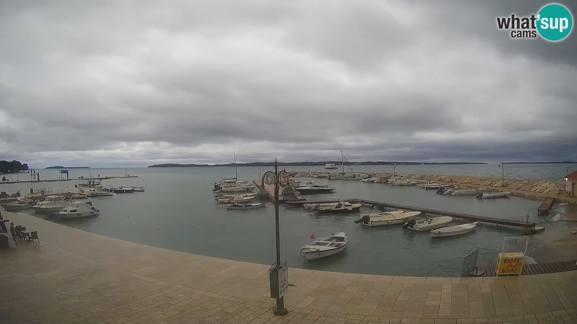 Fažana Camera en vivo riva y marina de la ciudad – Istria