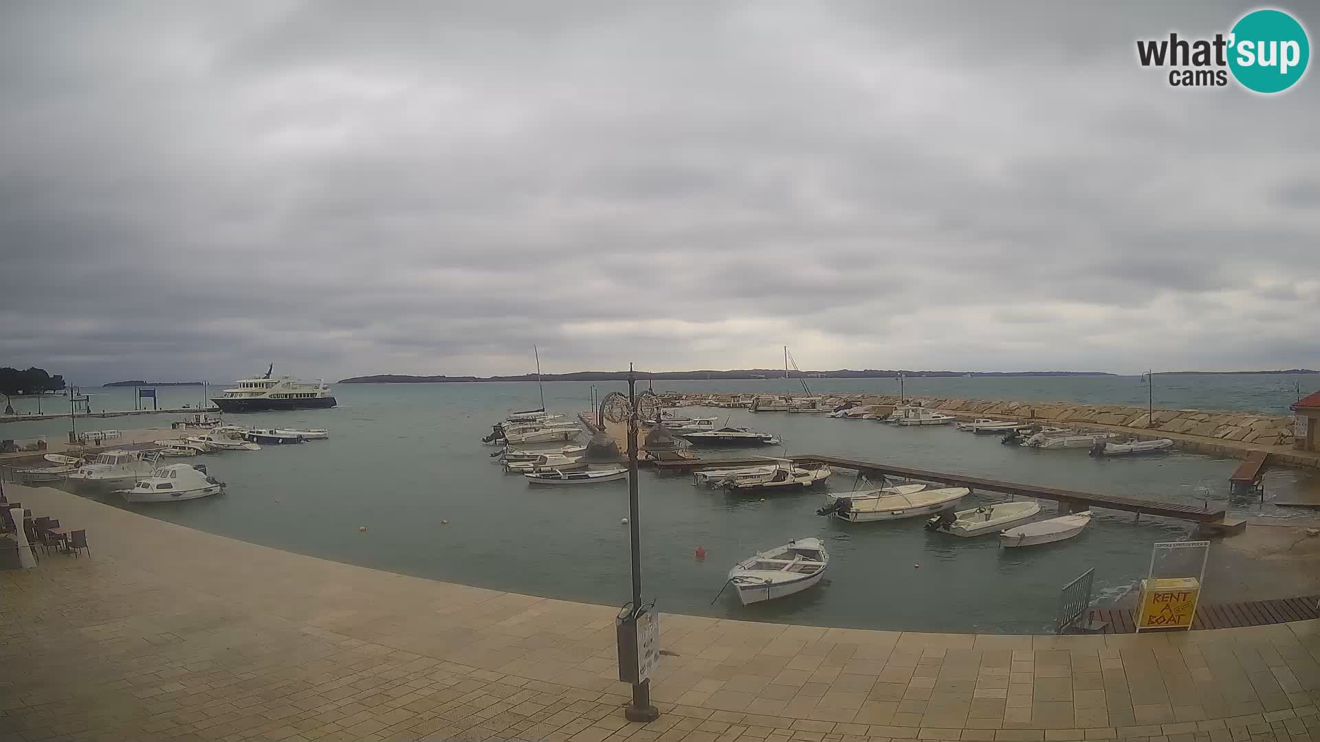 Fažana Camera en vivo riva y marina de la ciudad – Istria