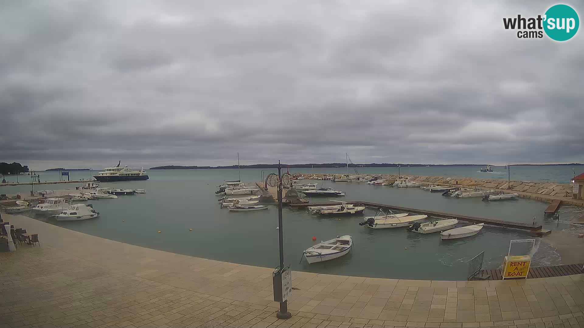 Fažana Camera en vivo riva y marina de la ciudad – Istria