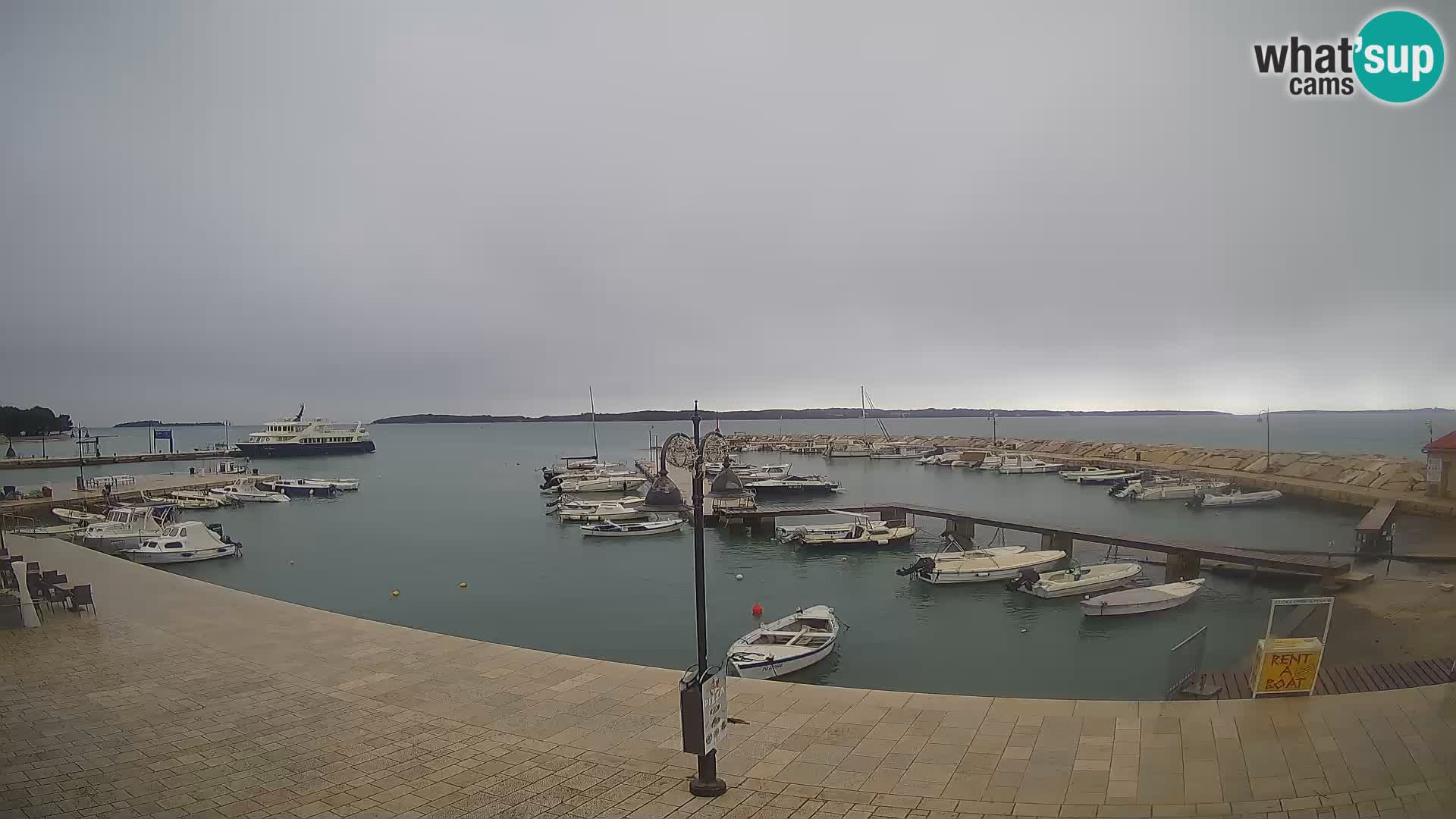 Fažana Camera en vivo riva y marina de la ciudad – Istria