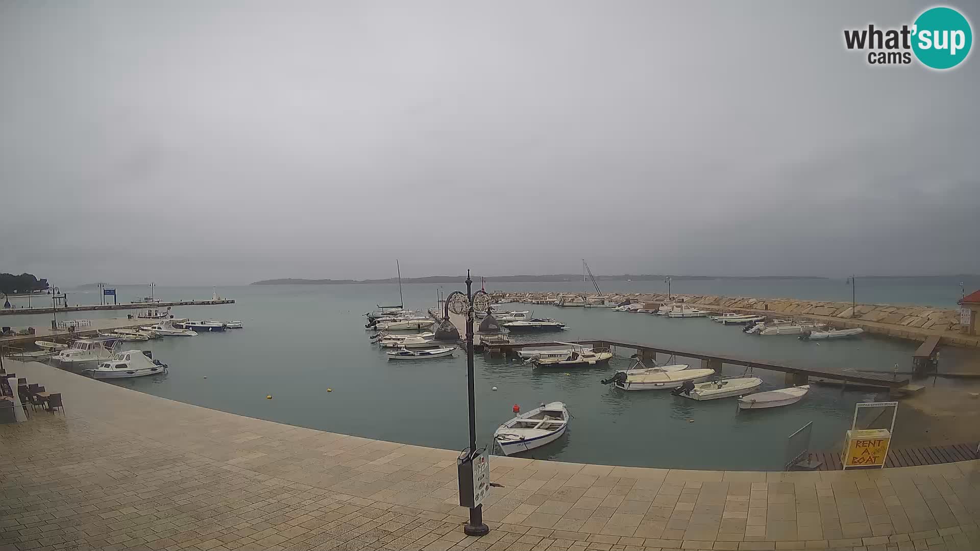 Fažana Camera en vivo riva y marina de la ciudad – Istria