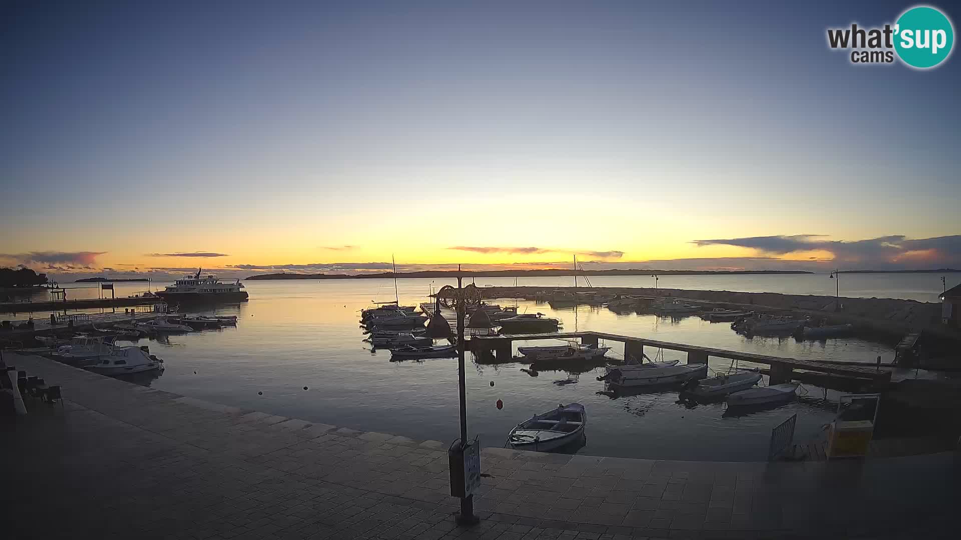 Spletna kamera Fažana riva in mestna marina – Istra