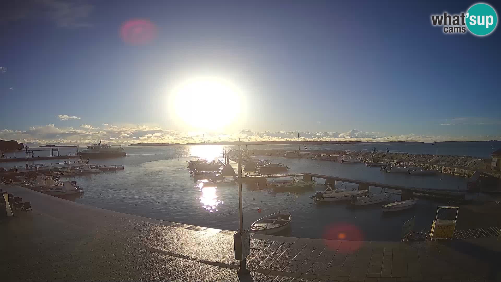 Fažana Camera en vivo riva y marina de la ciudad – Istria