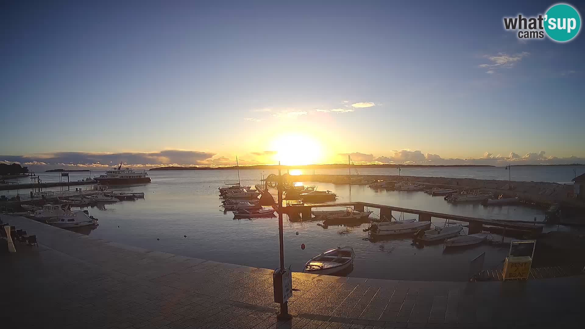 Fažana Camera en vivo riva y marina de la ciudad – Istria