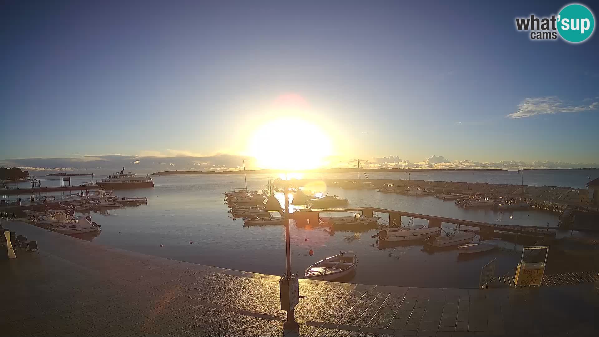 Spletna kamera Fažana riva in mestna marina – Istra