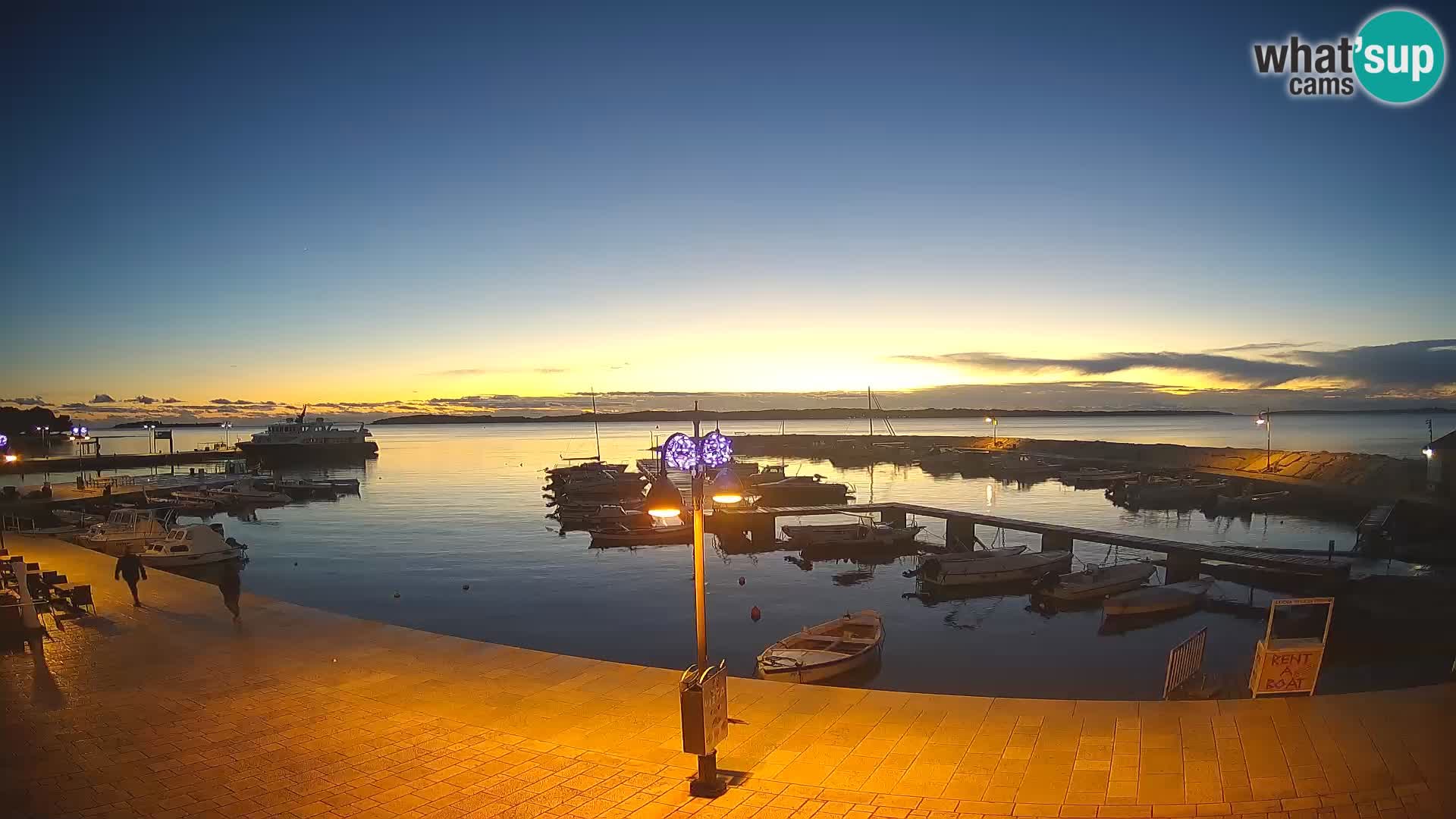 Fažana Camera en vivo riva y marina de la ciudad – Istria