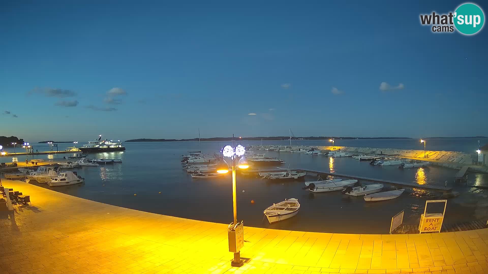 Fažana Camera en vivo riva y marina de la ciudad – Istria