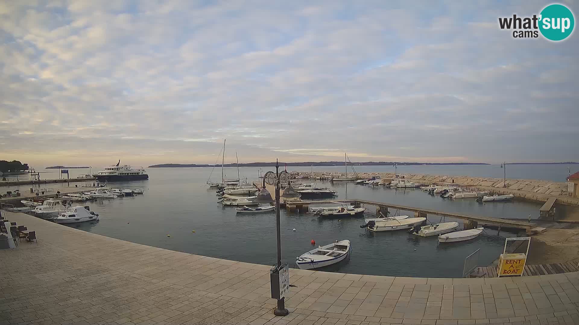 Fažana Camera en vivo riva y marina de la ciudad – Istria