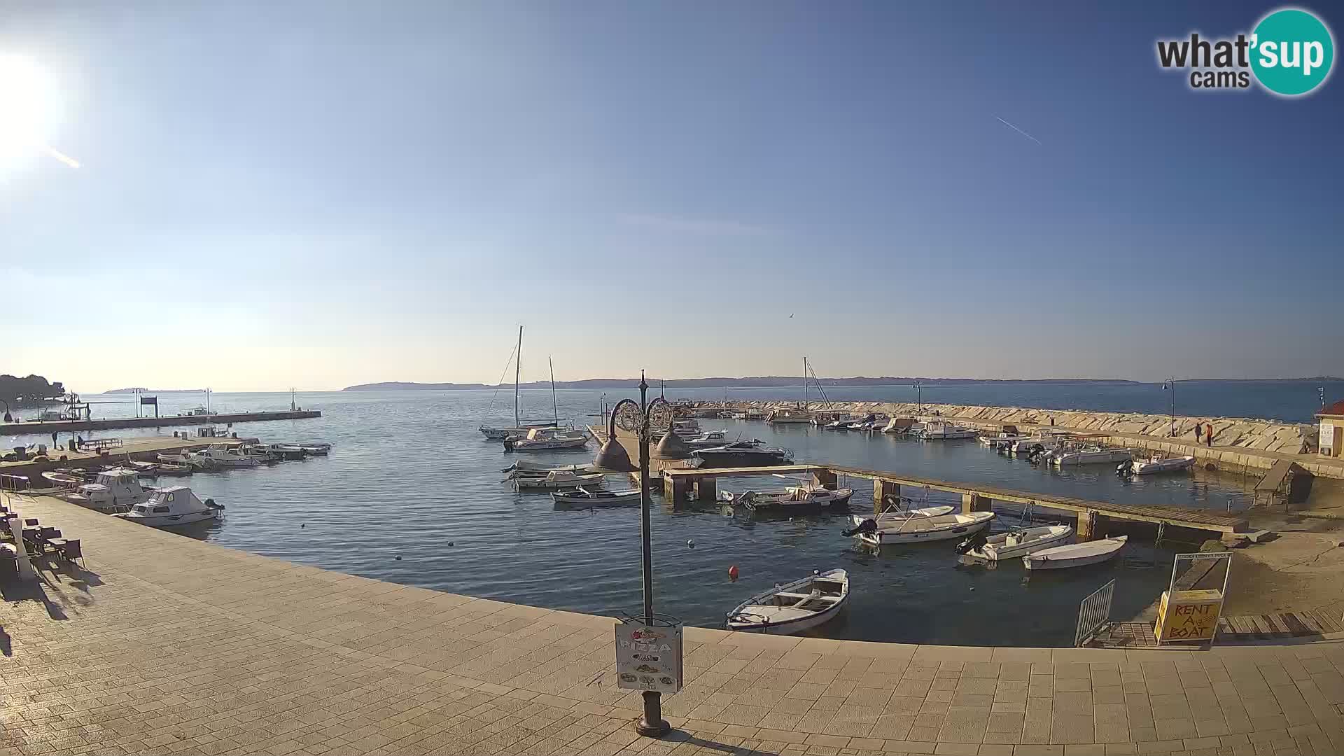 Fažana Camera en vivo riva y marina de la ciudad – Istria