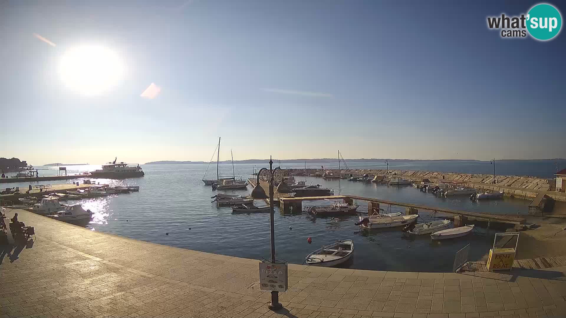 Fažana Camera en vivo riva y marina de la ciudad – Istria