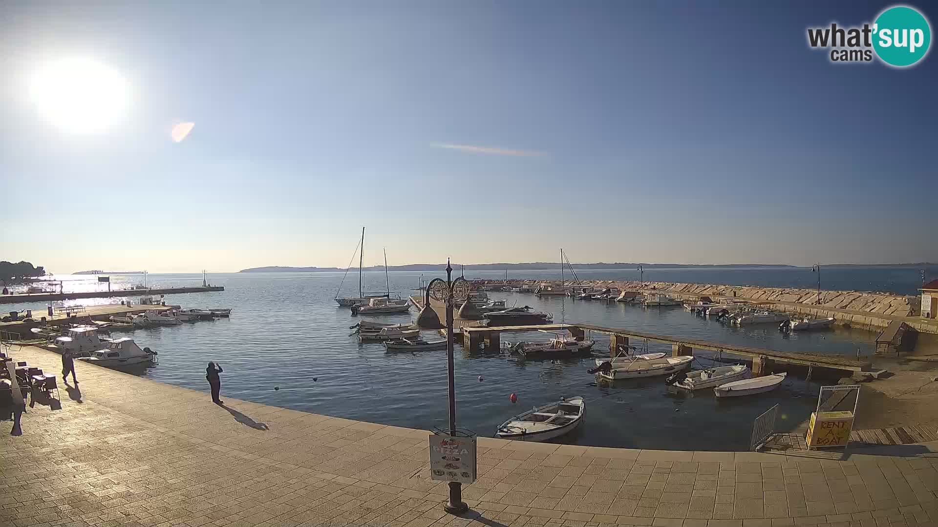 Fažana Camera en vivo riva y marina de la ciudad – Istria