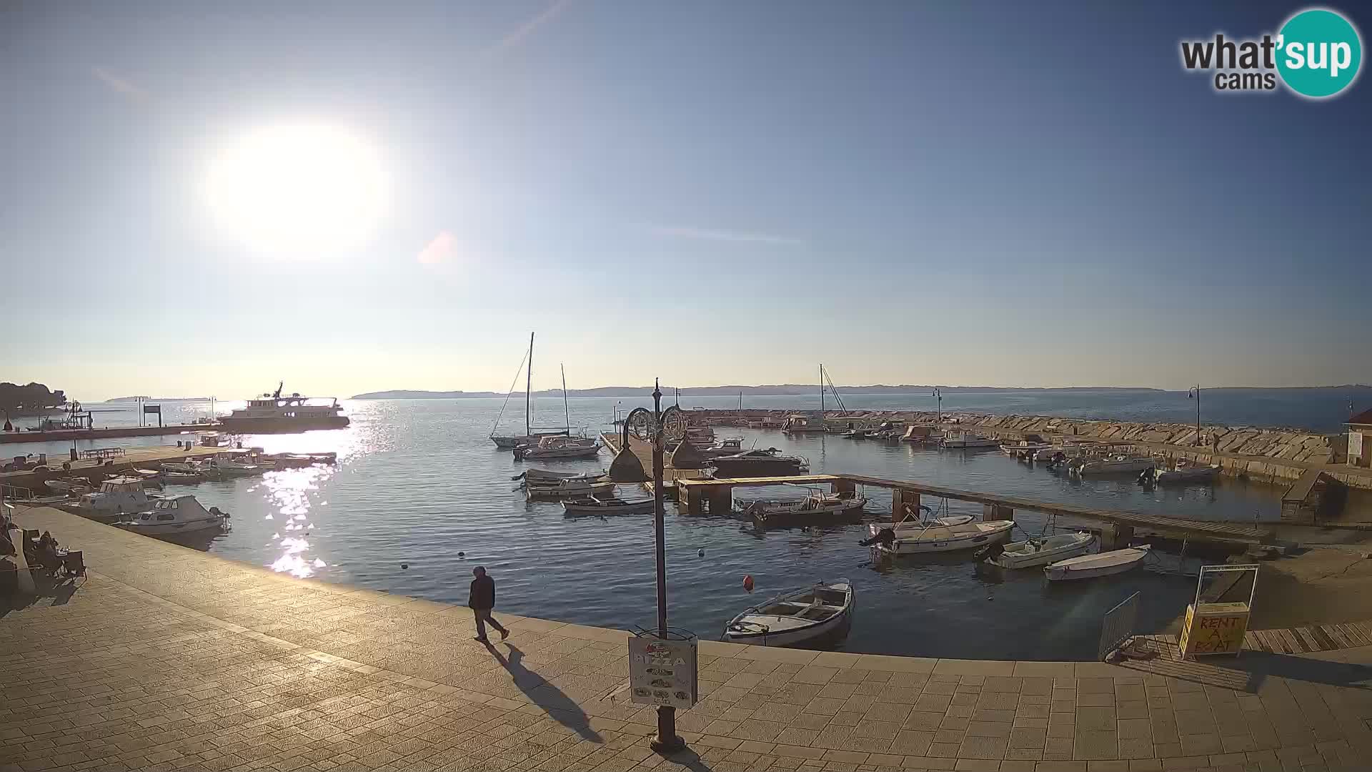 Spletna kamera Fažana riva in mestna marina – Istra