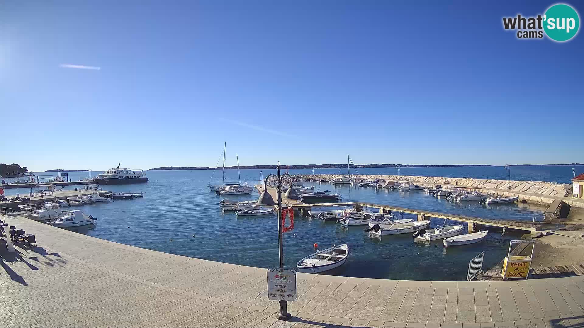 Spletna kamera Fažana riva in mestna marina – Istra