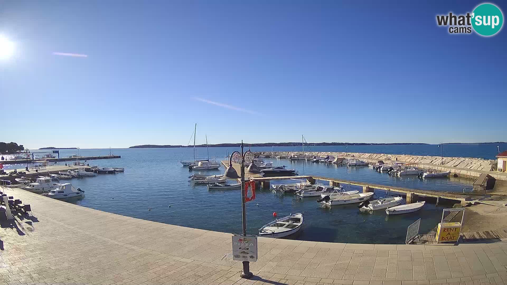 Fažana Camera en vivo riva y marina de la ciudad – Istria