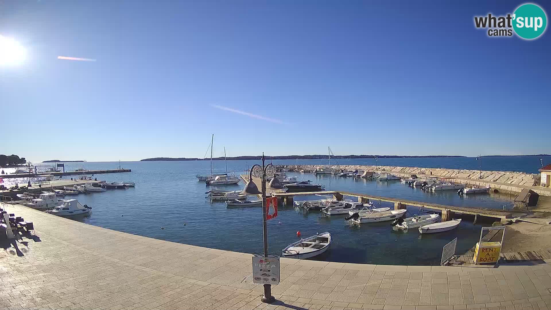 Spletna kamera Fažana riva in mestna marina – Istra