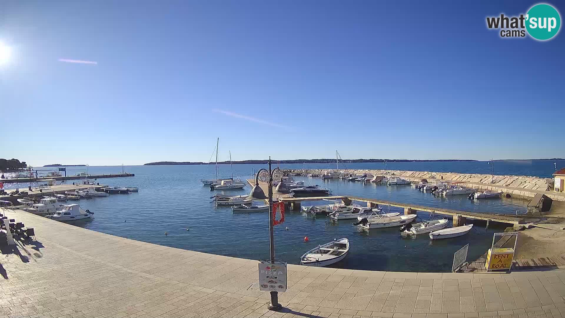 Fažana Camera en vivo riva y marina de la ciudad – Istria