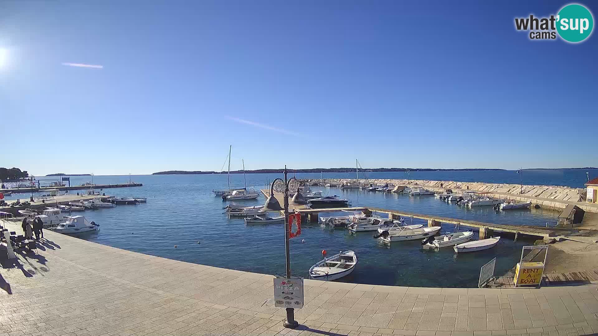 Fažana Camera en vivo riva y marina de la ciudad – Istria