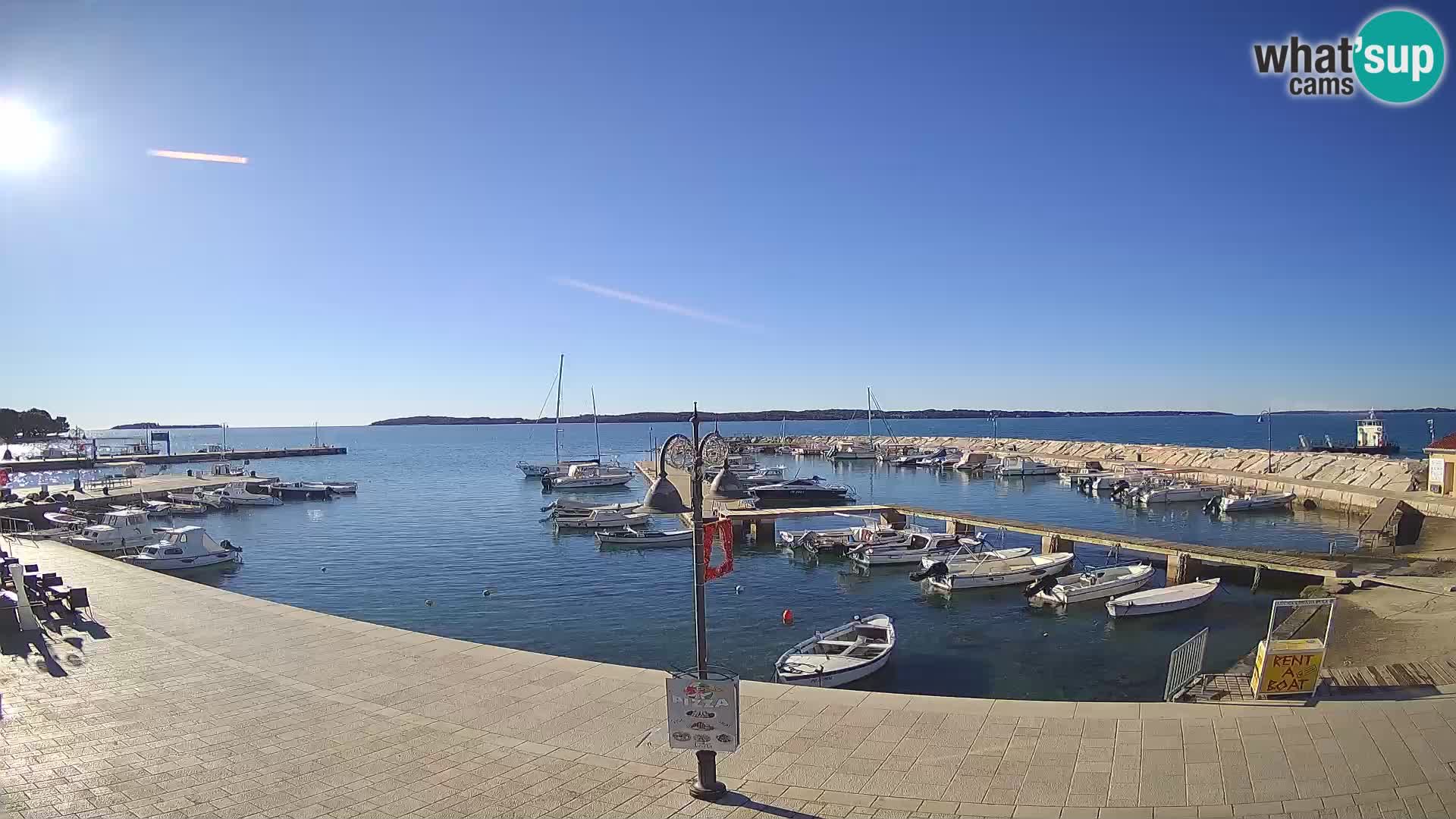 Fažana Camera en vivo riva y marina de la ciudad – Istria