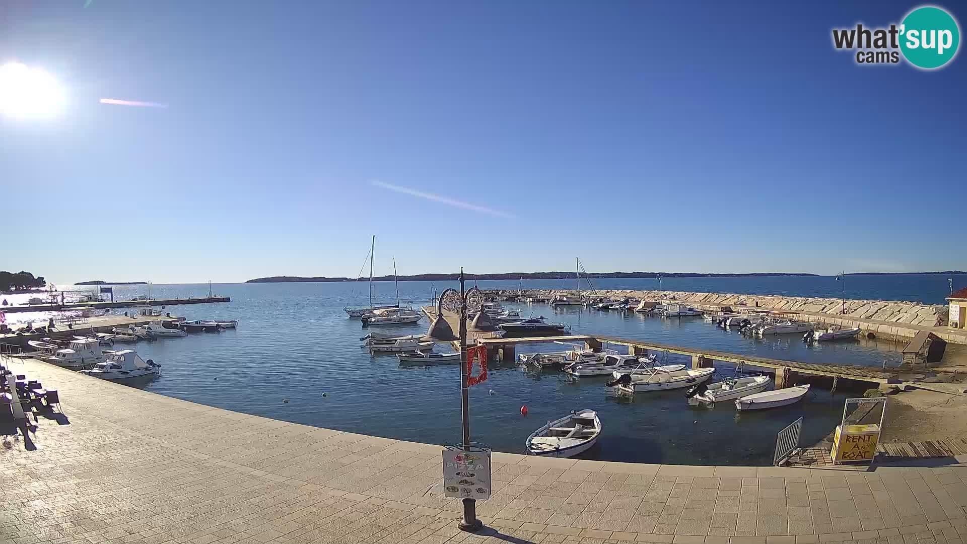 Spletna kamera Fažana riva in mestna marina – Istra