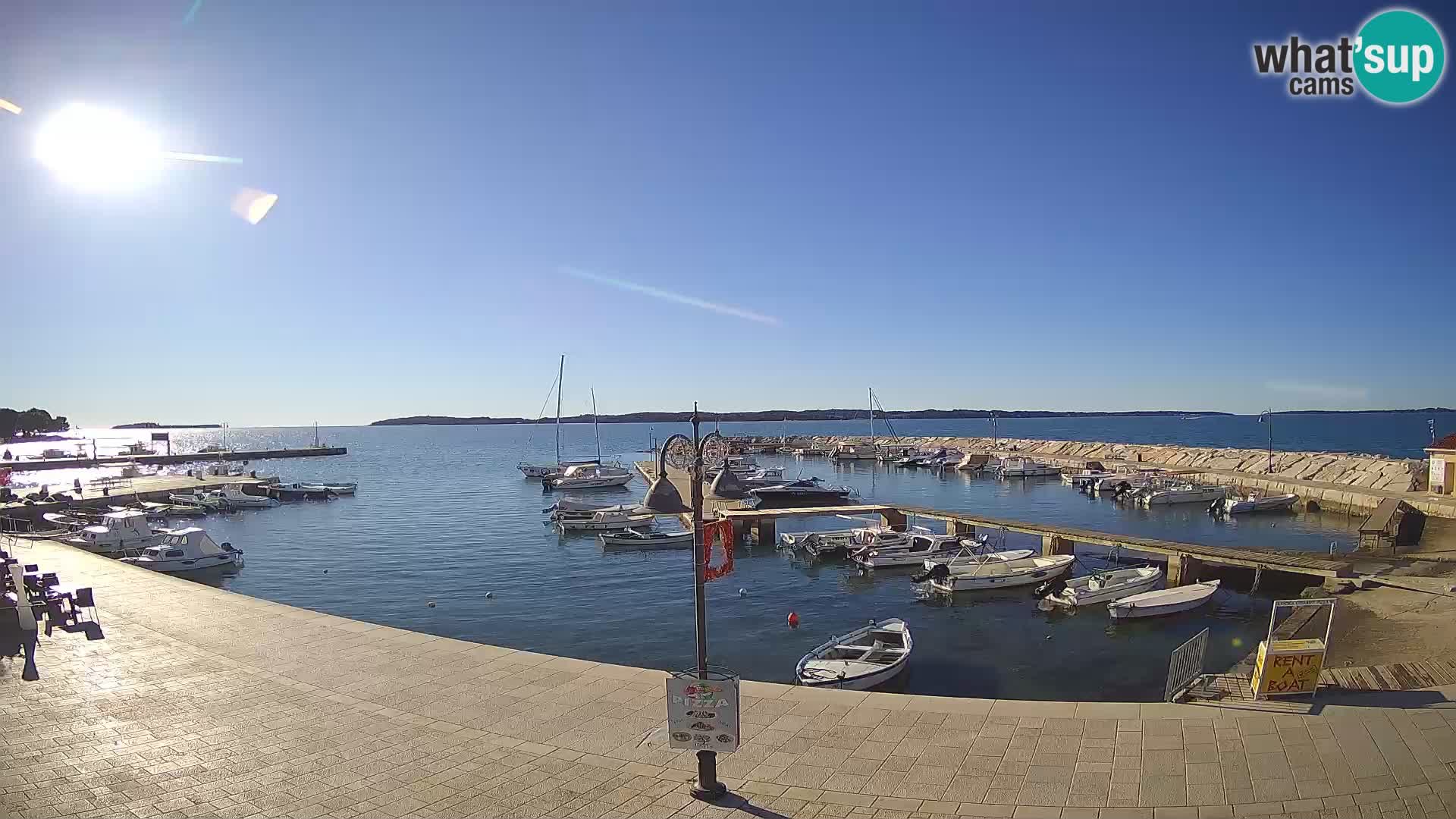 Spletna kamera Fažana riva in mestna marina – Istra