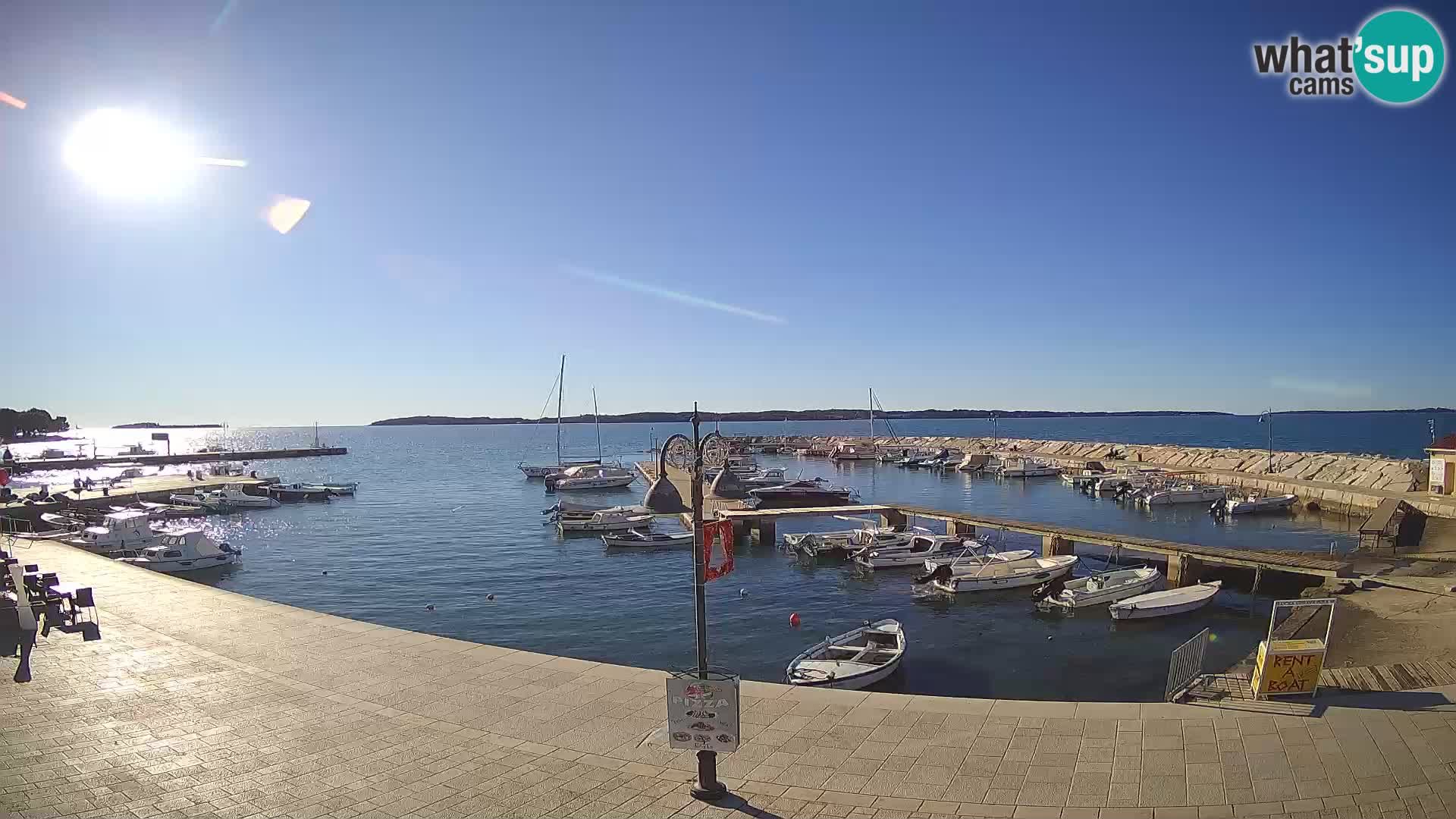 Spletna kamera Fažana riva in mestna marina – Istra