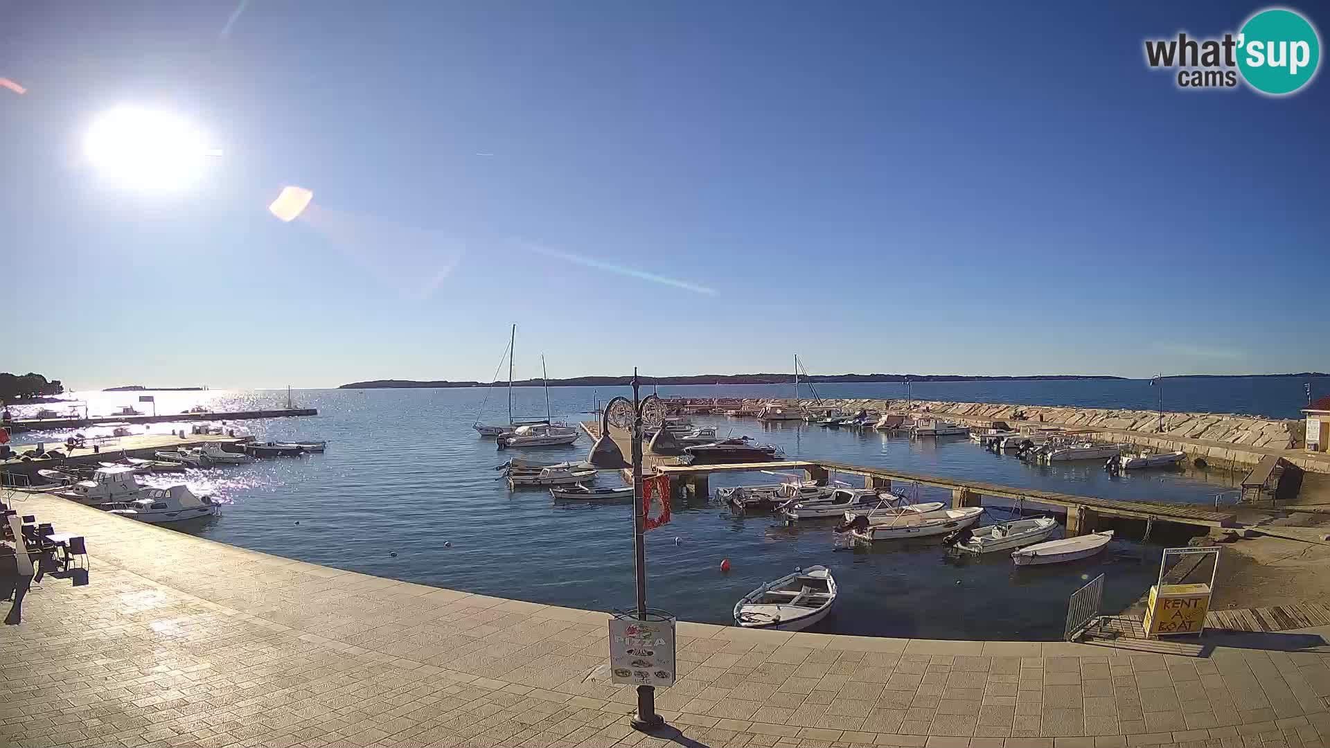 Spletna kamera Fažana riva in mestna marina – Istra