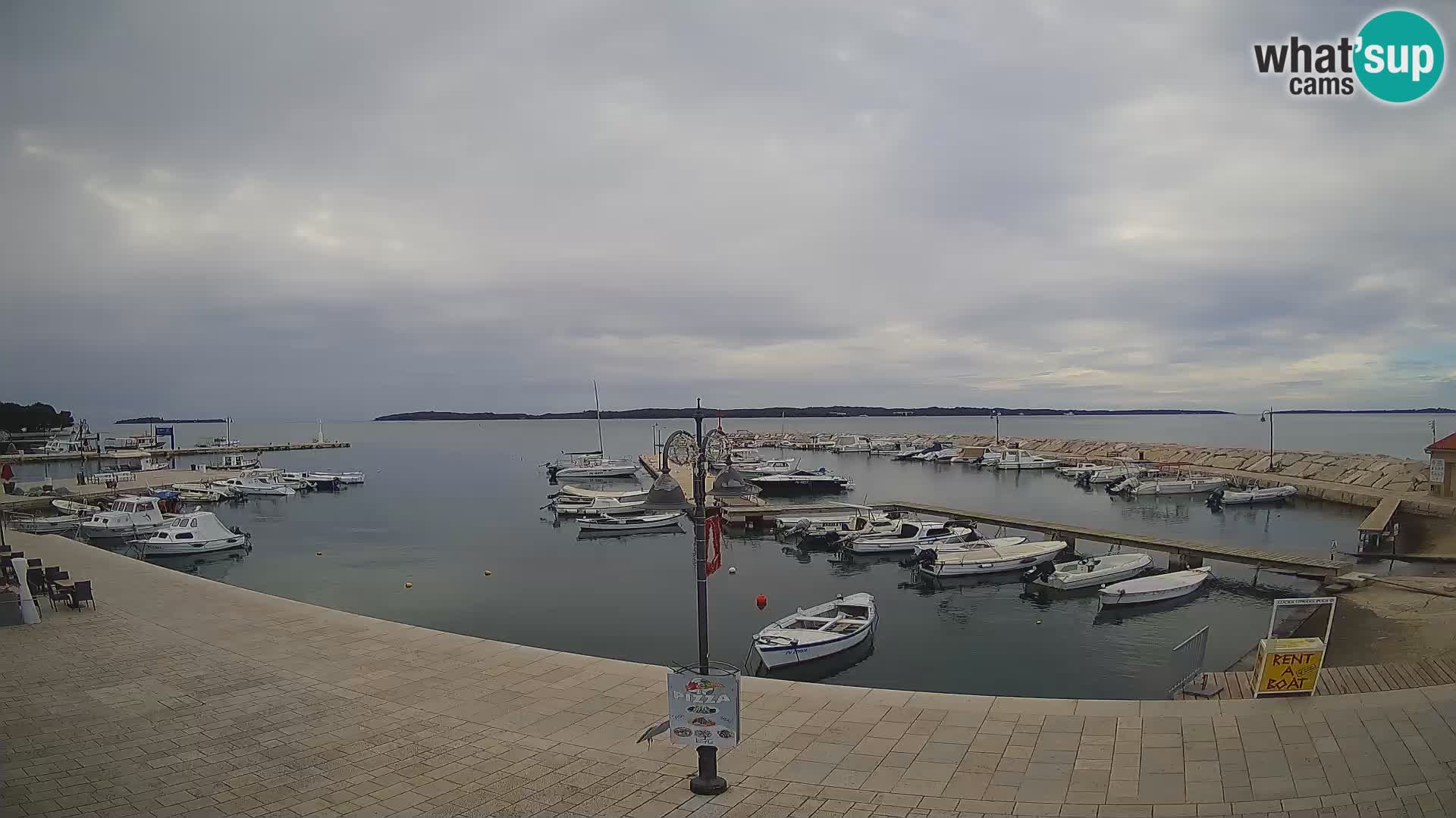 Fažana Camera en vivo riva y marina de la ciudad – Istria