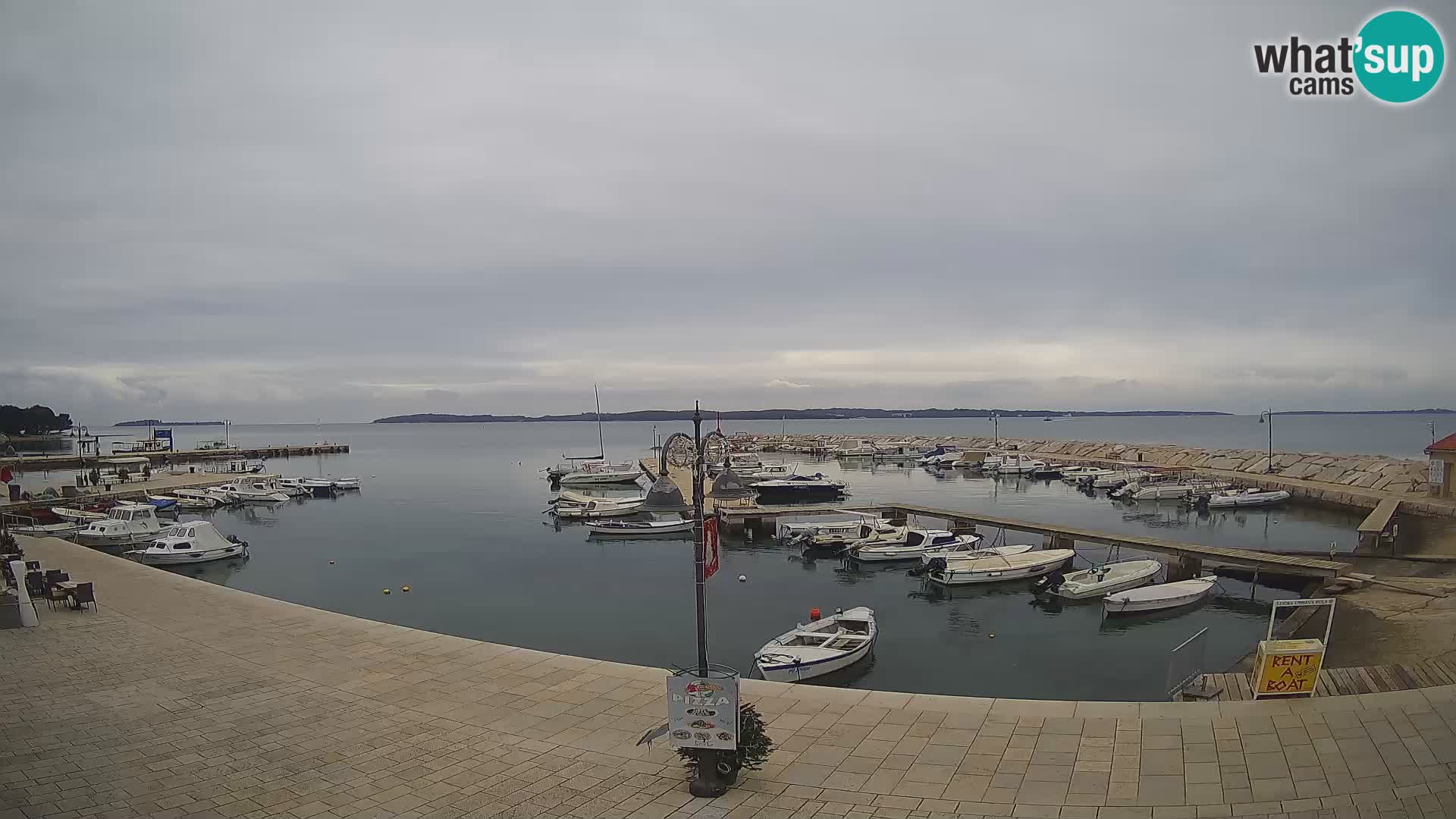 Fažana Camera en vivo riva y marina de la ciudad – Istria