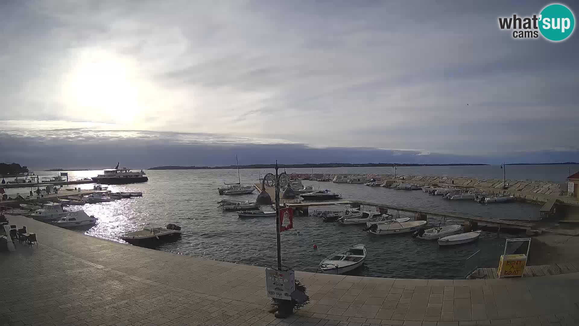 Webcam Fažana riva and city marina – Istria