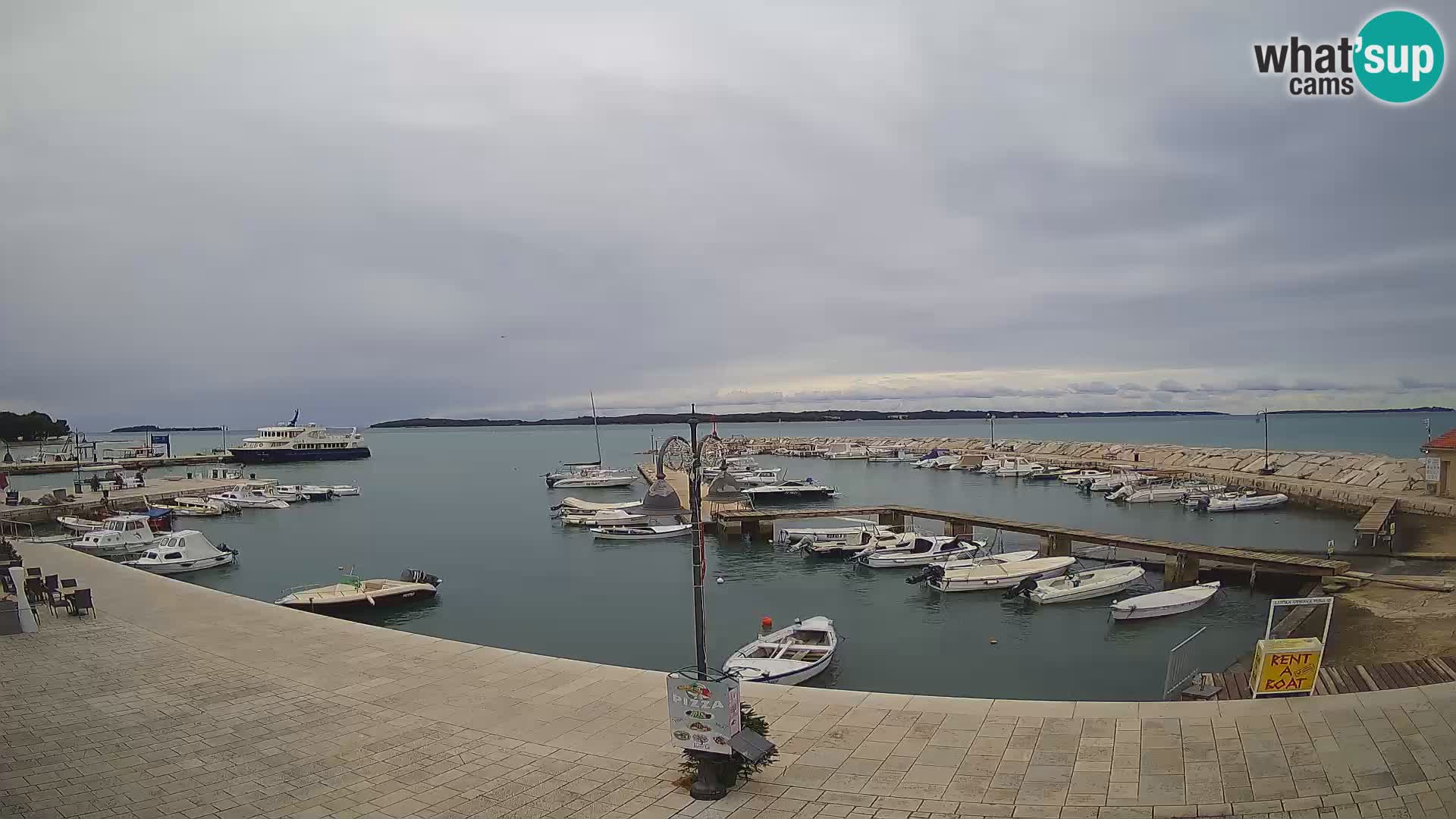 Fažana Camera en vivo riva y marina de la ciudad – Istria