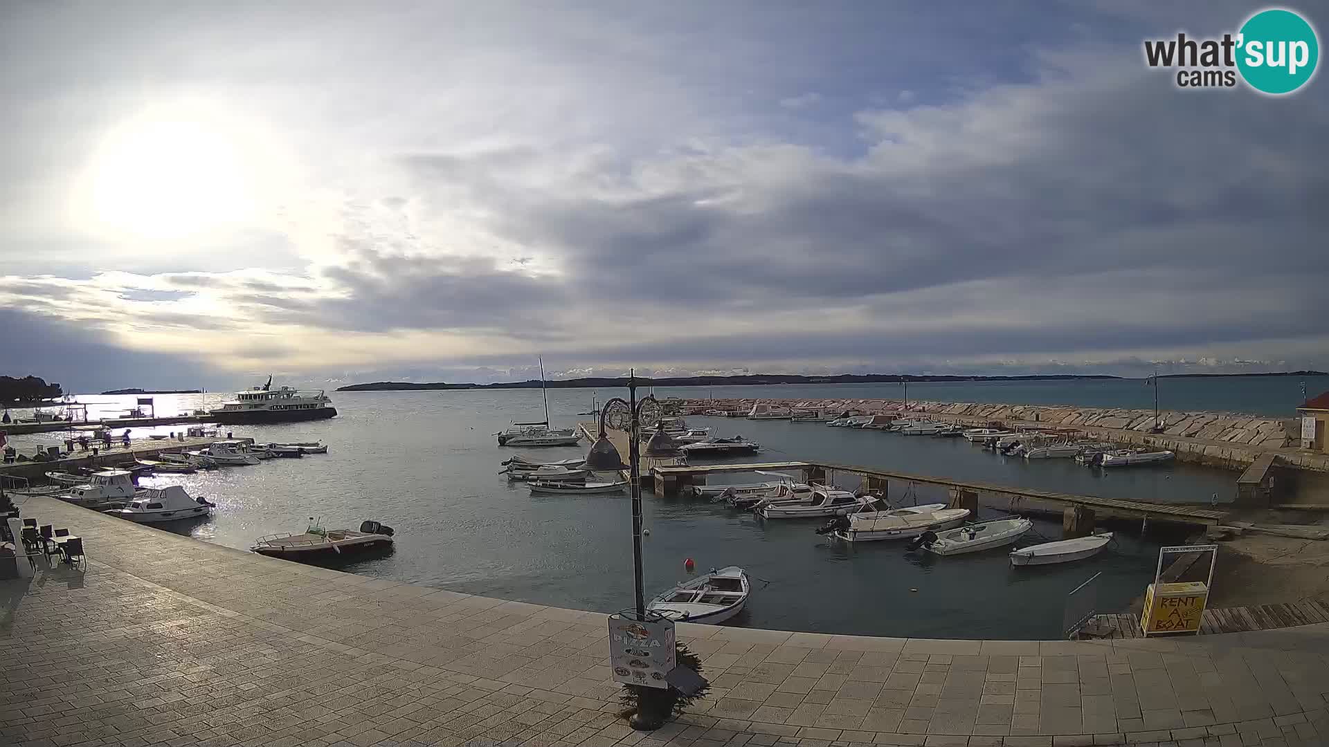 Webcam Fažana riva and city marina – Istria