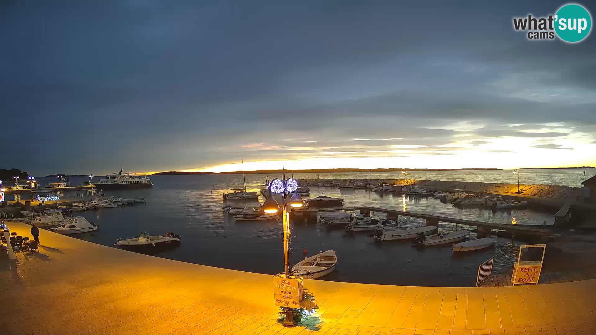 Webcam Fažana riva and city marina – Istria