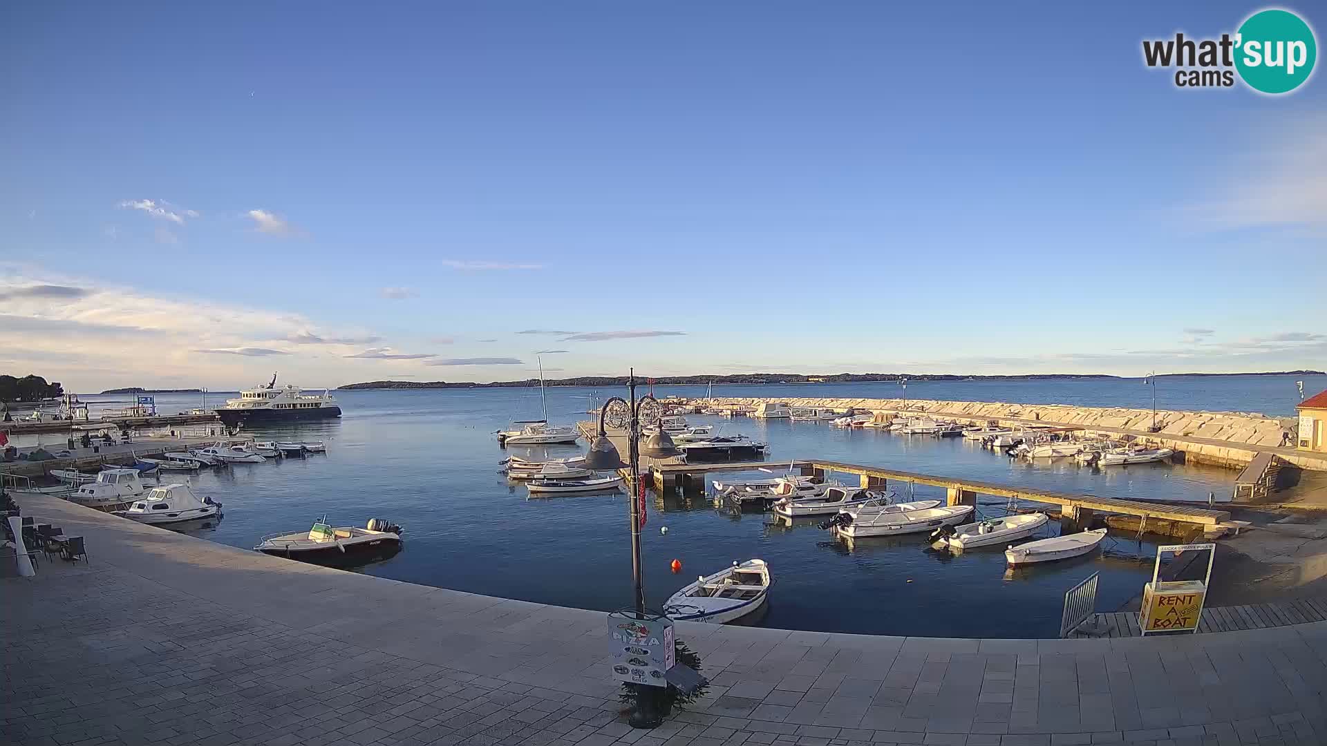 Webcam Fažana riva and city marina – Istria