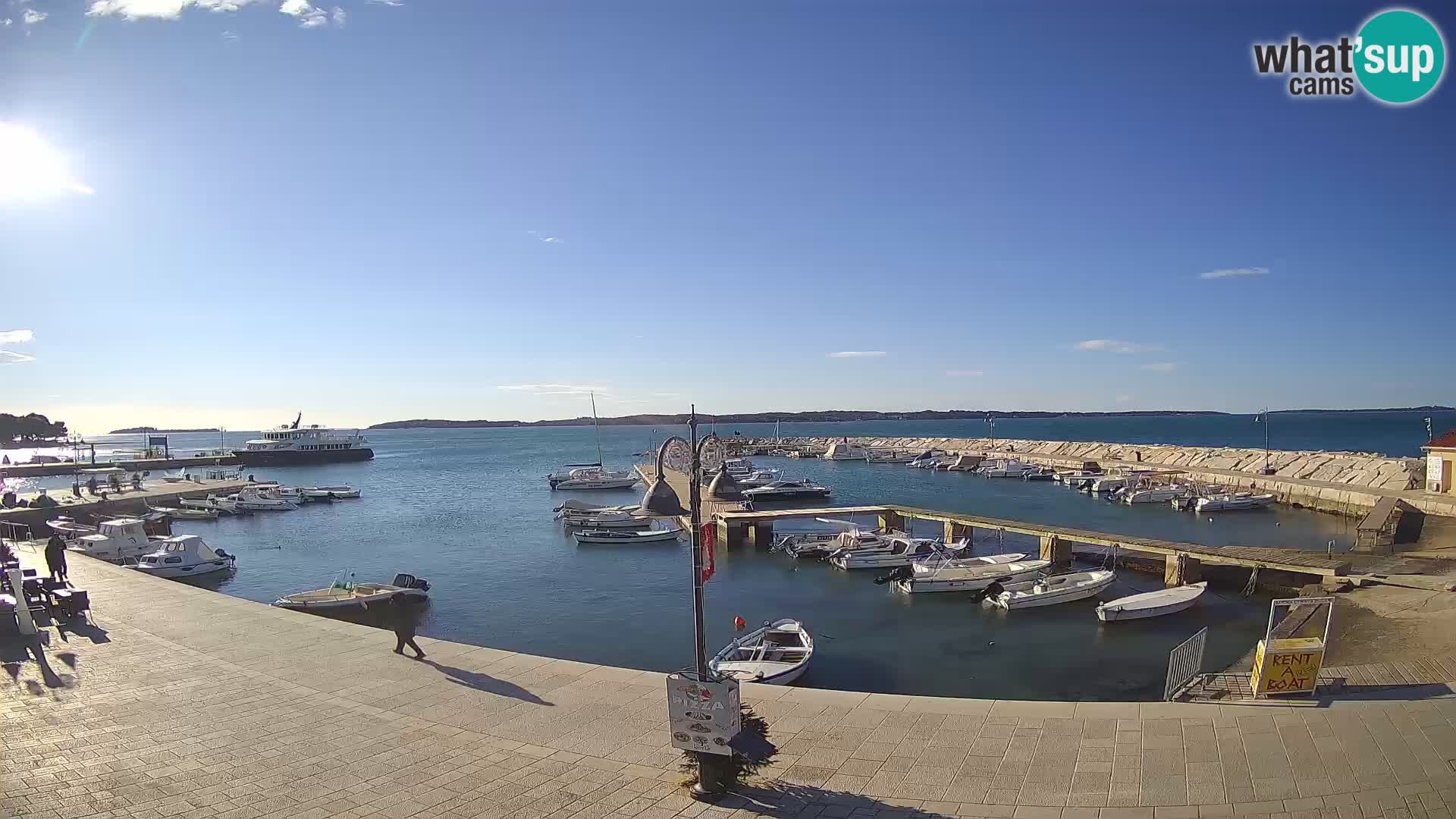 Fažana Camera en vivo riva y marina de la ciudad – Istria