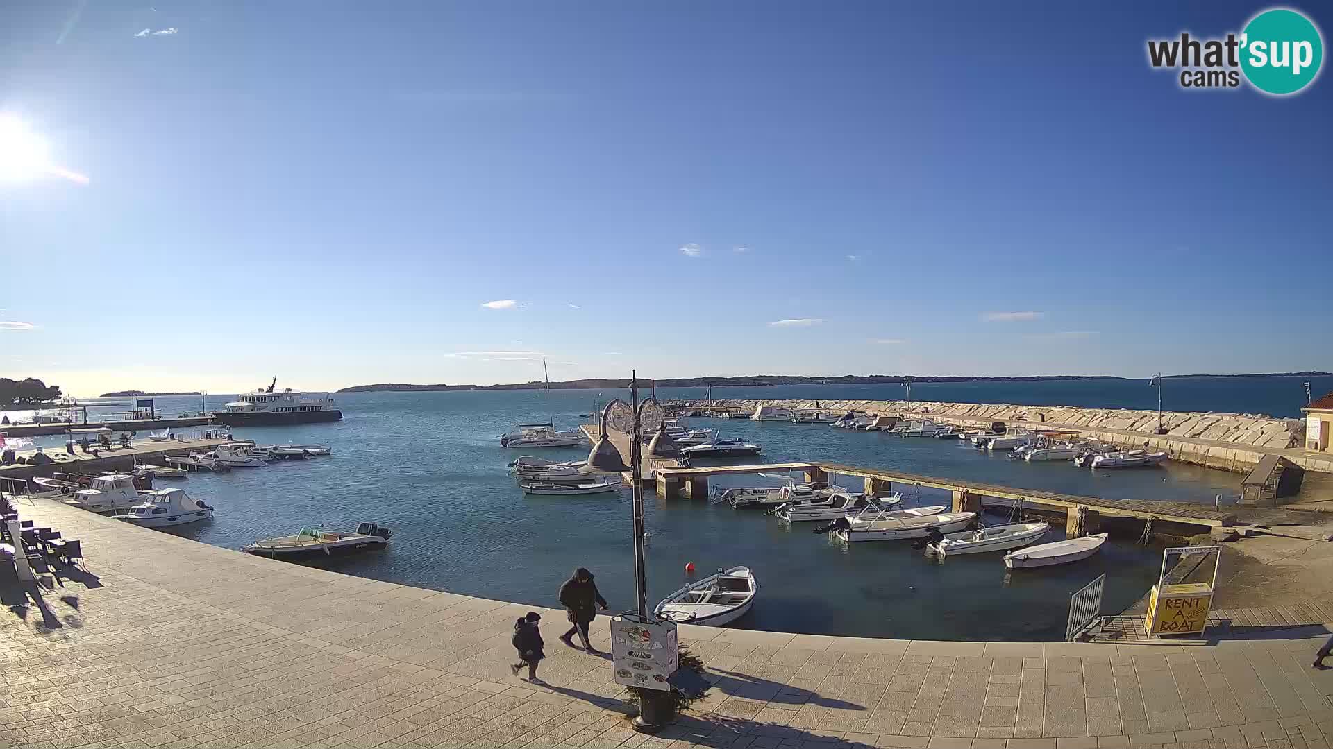 Fažana Camera en vivo riva y marina de la ciudad – Istria