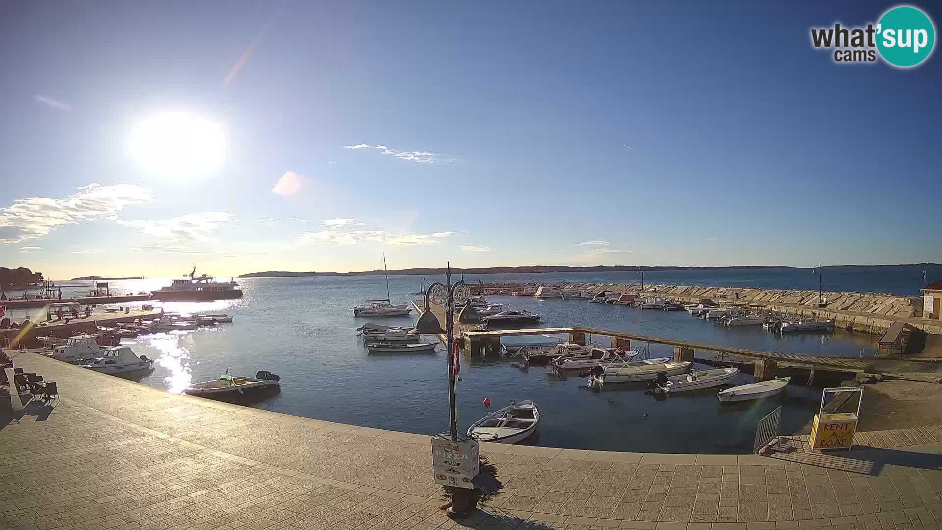 Fažana Camera en vivo riva y marina de la ciudad – Istria