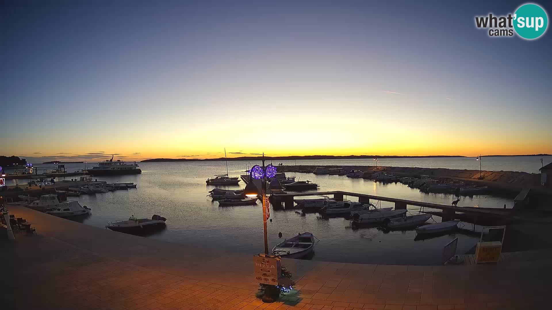 Webcam Fažana riva and city marina – Istria