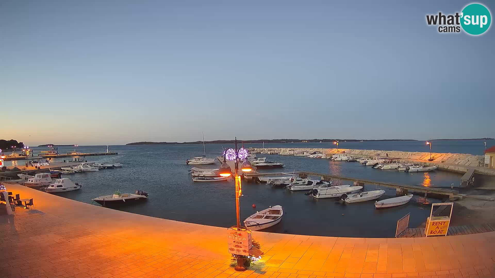 Webcam Fažana riva and city marina – Istria