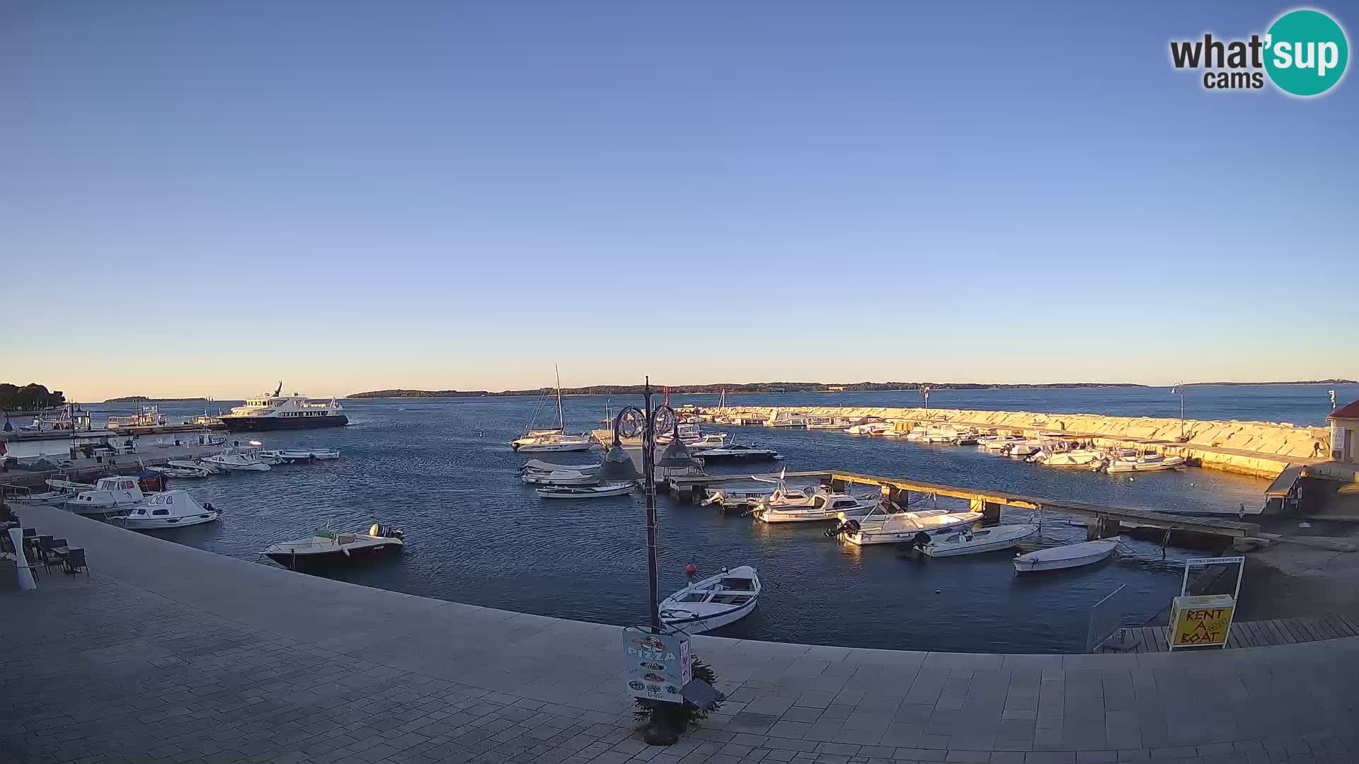 Webcam Fažana riva and city marina – Istria