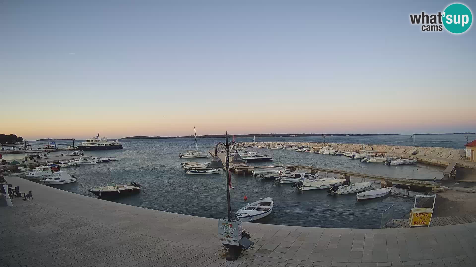 Fažana Camera en vivo riva y marina de la ciudad – Istria