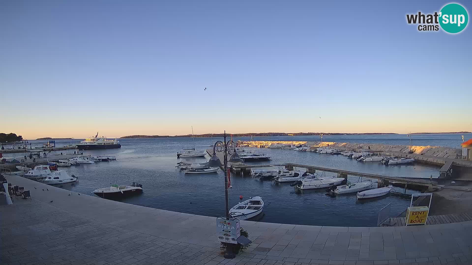 Webcam Fažana riva and city marina – Istria