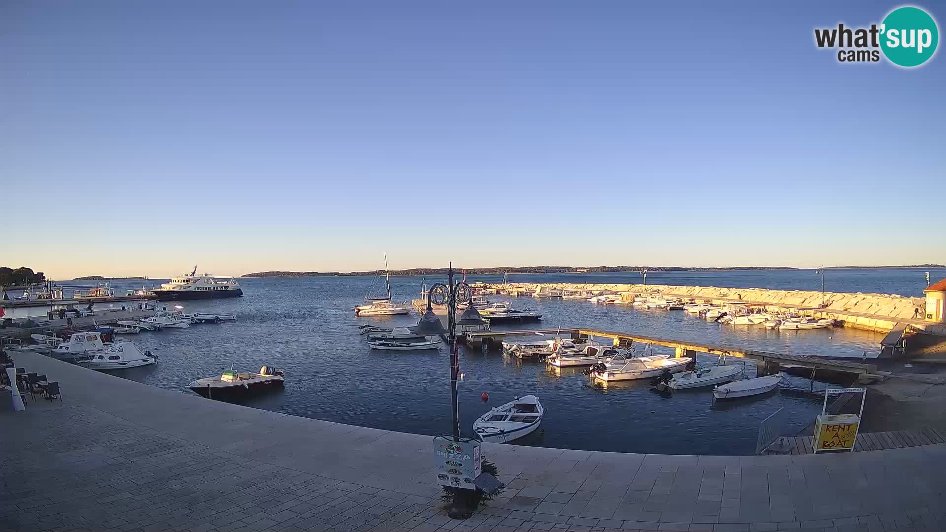 Webcam Fažana riva and city marina – Istria