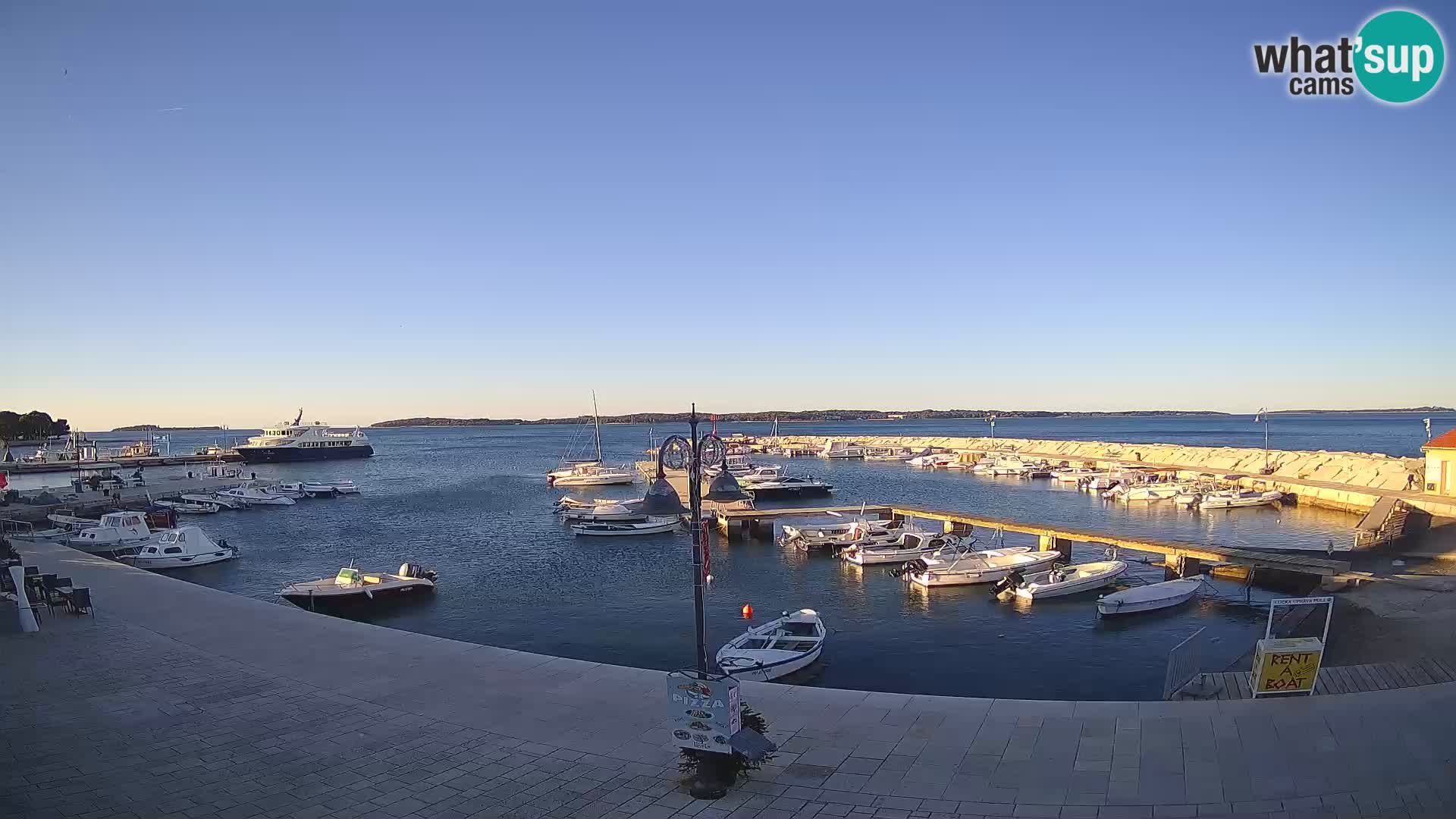 Webcam Fažana riva and city marina – Istria