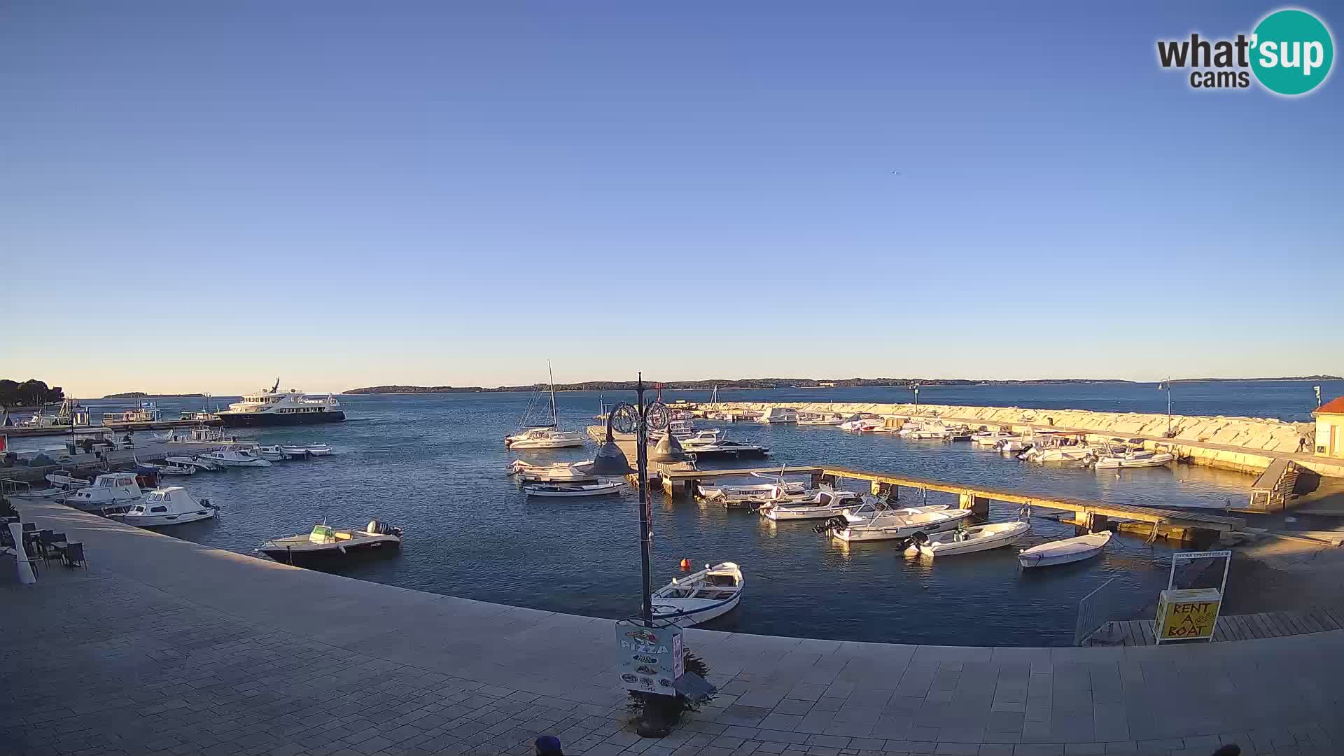 Webcam Fažana riva and city marina – Istria