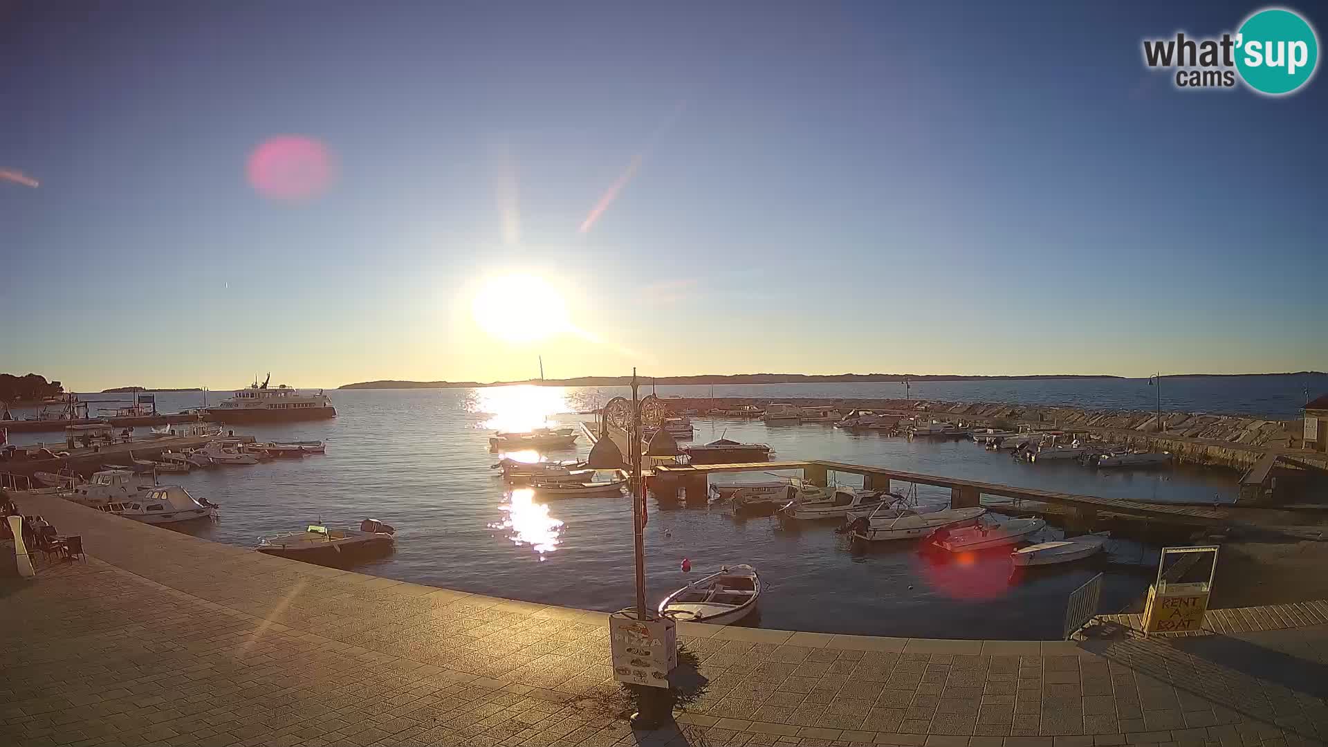 Webcam Fažana riva and city marina – Istria