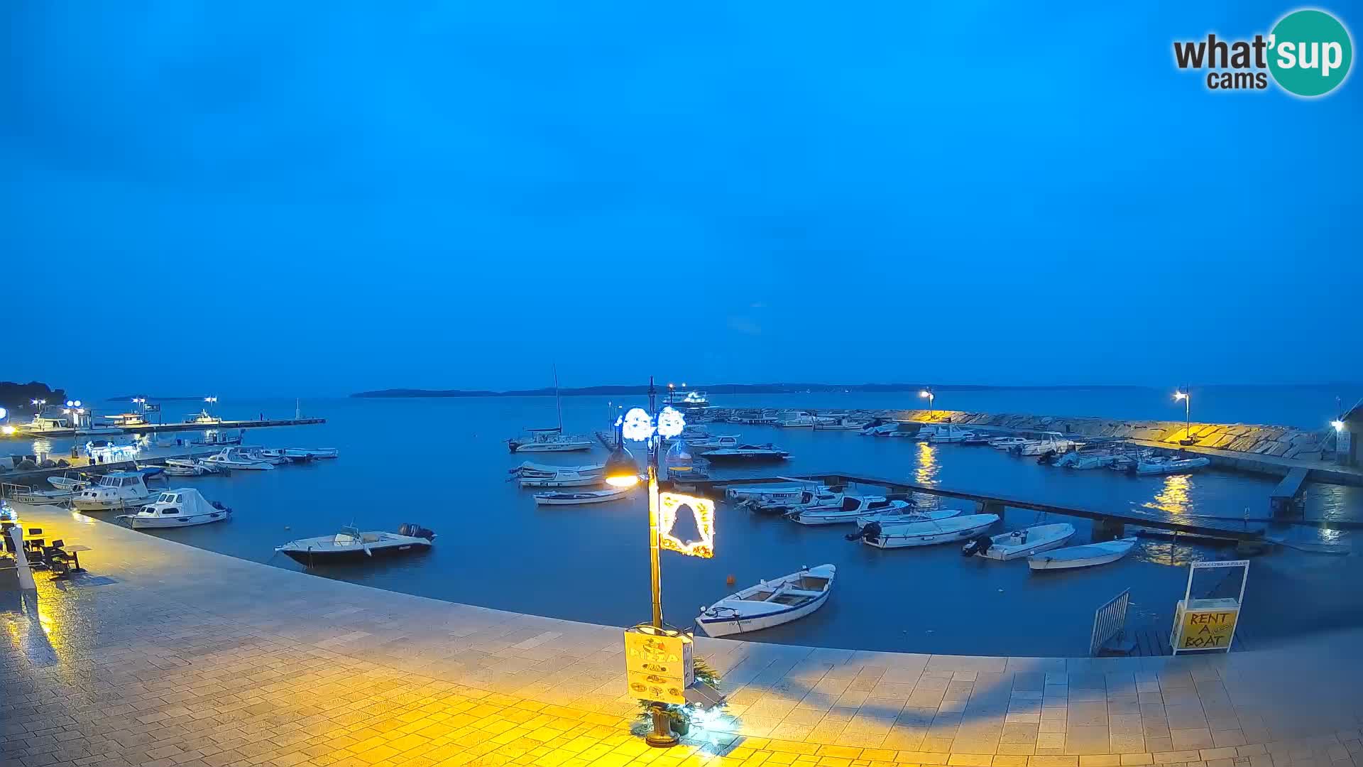 Webcam Fažana riva and city marina – Istria