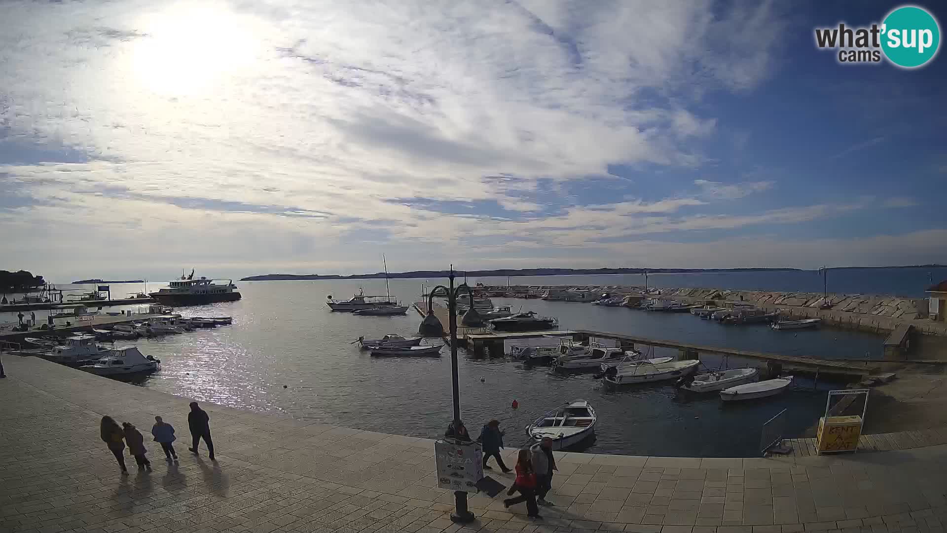 Fažana Camera en vivo riva y marina de la ciudad – Istria