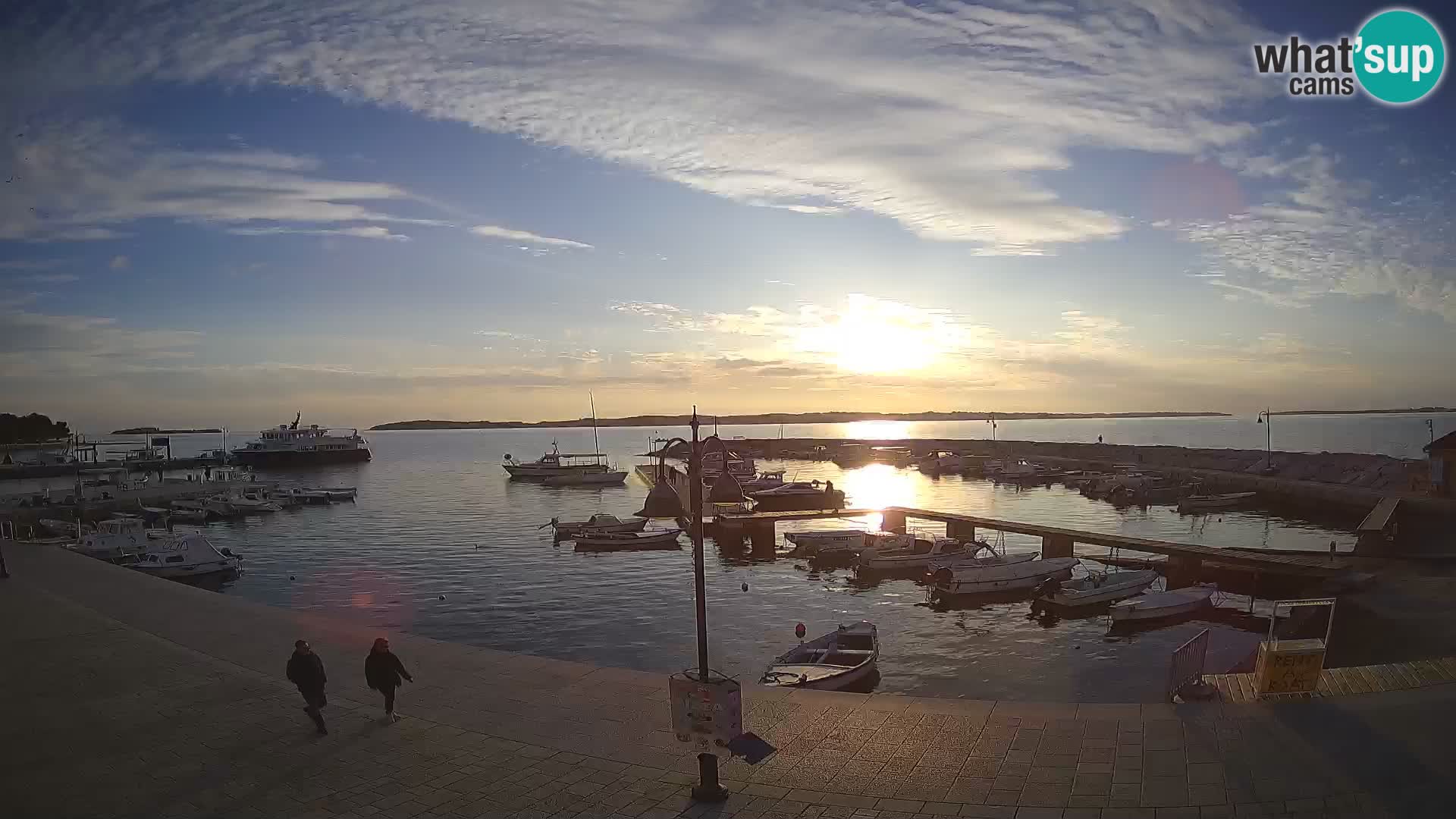 Spletna kamera Fažana riva in mestna marina – Istra