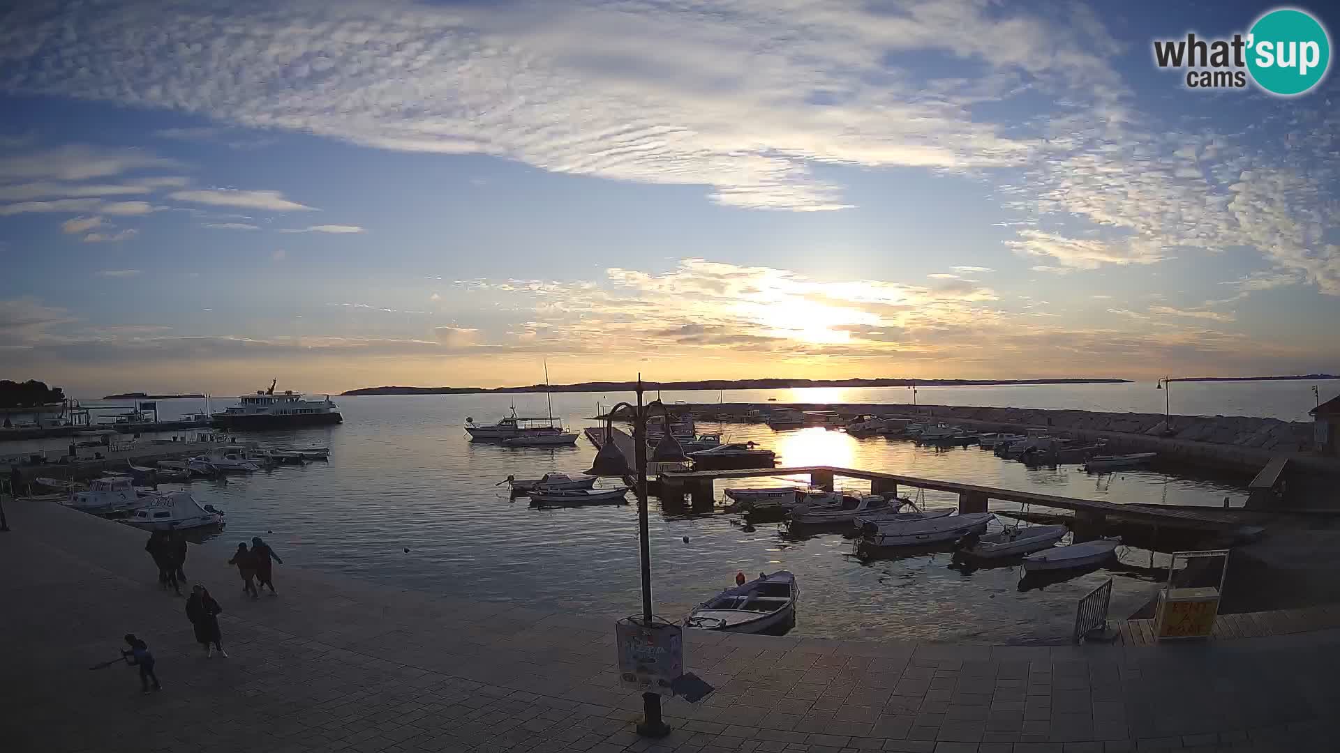 Fažana Camera en vivo riva y marina de la ciudad – Istria